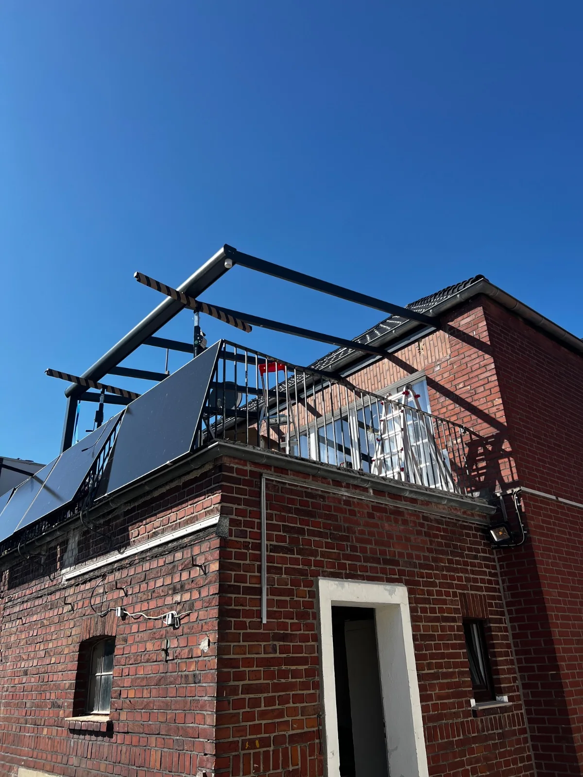Überdachung auf der Dachterrasse – Montage