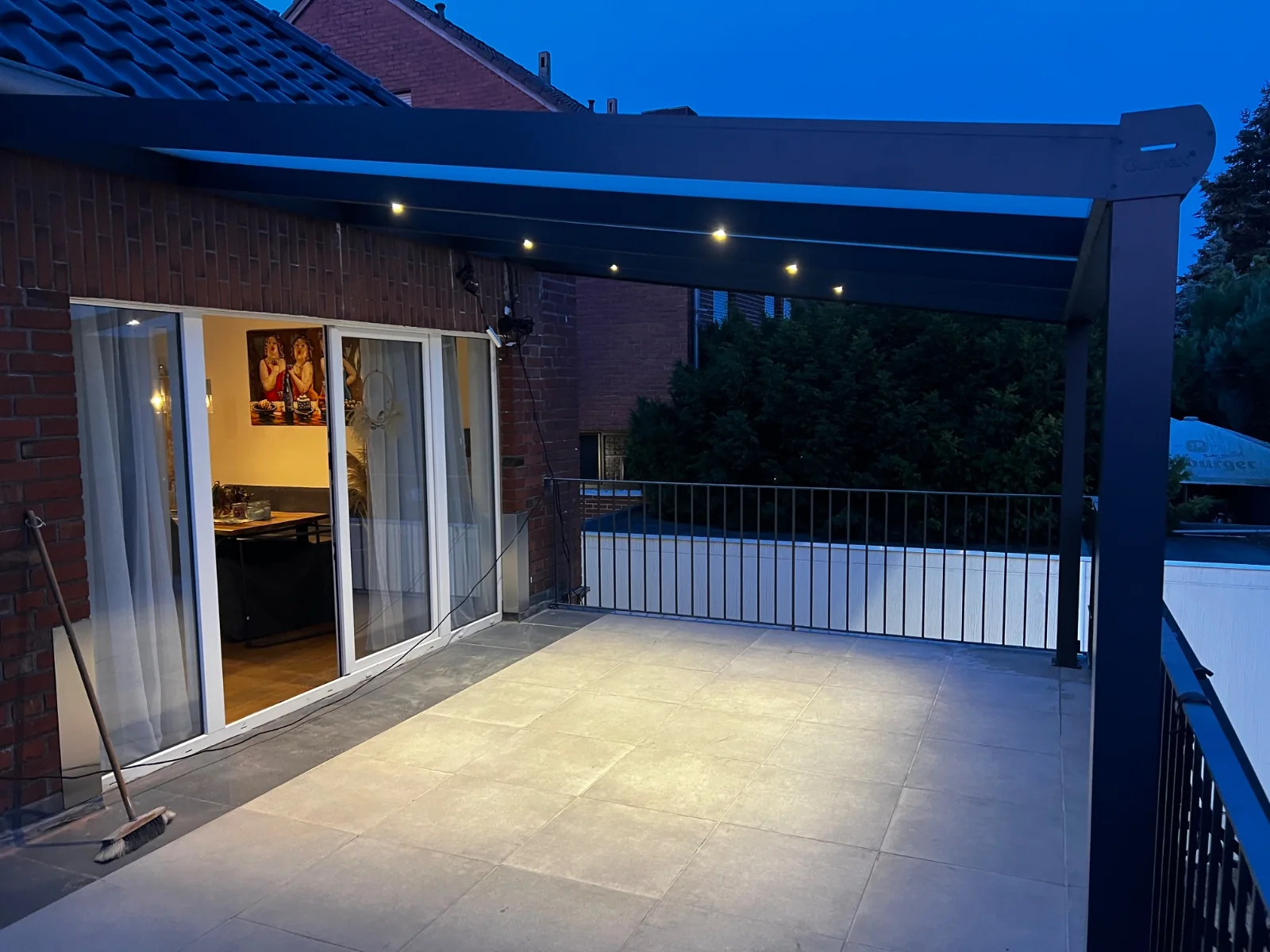 Überdachung auf der Dachterrasse – Seitenansicht