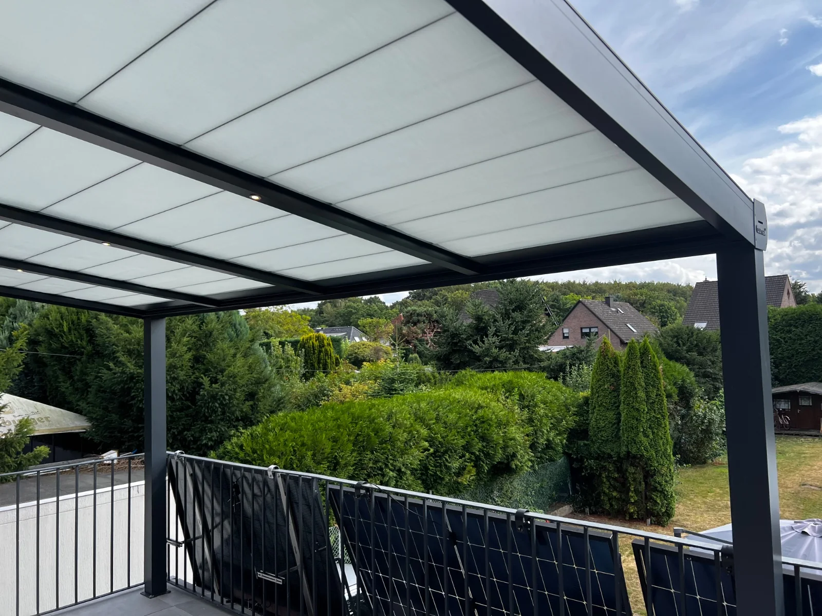 Überdachung auf der Dachterrasse – LED-Beleuchtung